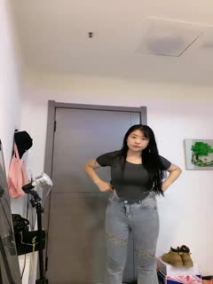 哇塞!这奶子好大啊【00后超级胸】又白又大我好喜欢_4